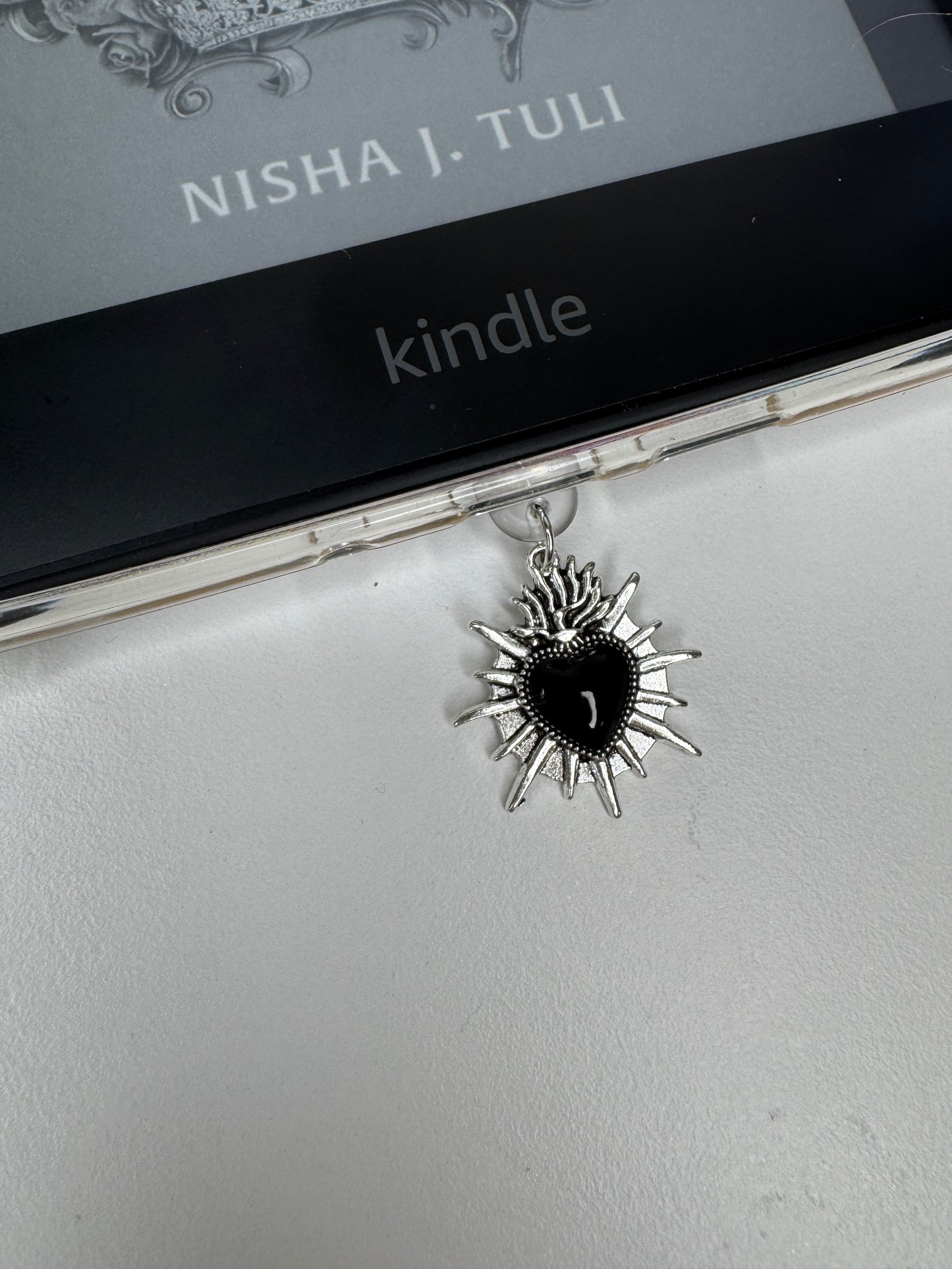 Black Heart eReader Charm Dust Plug