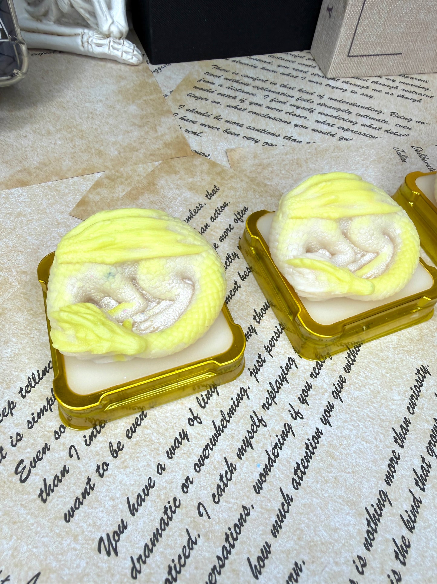 VANILLA CAKE POP DRAGON WAX MELT