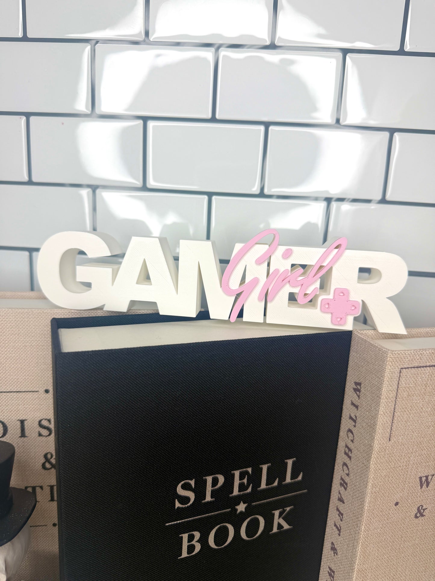 GAMER GIRL SHELF DECOR SIGN
