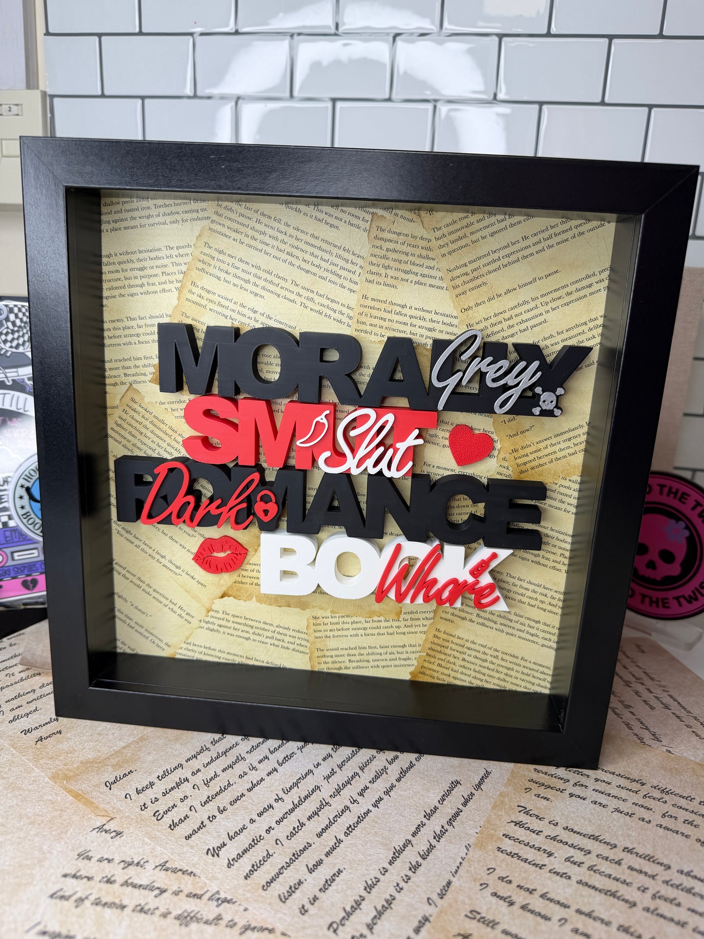 SMUTTY BOOKSHELF FRAME DECOR