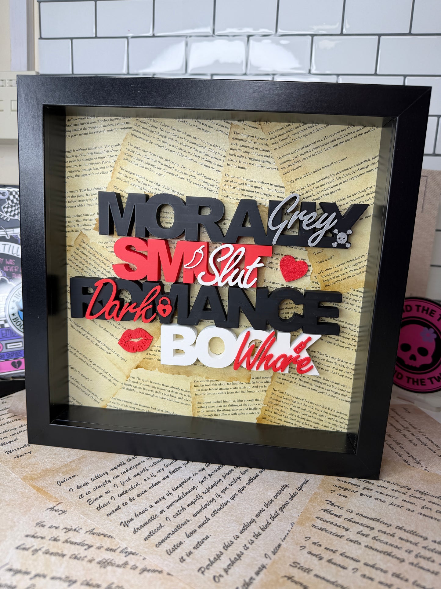 SMUTTY BOOKSHELF FRAME DECOR