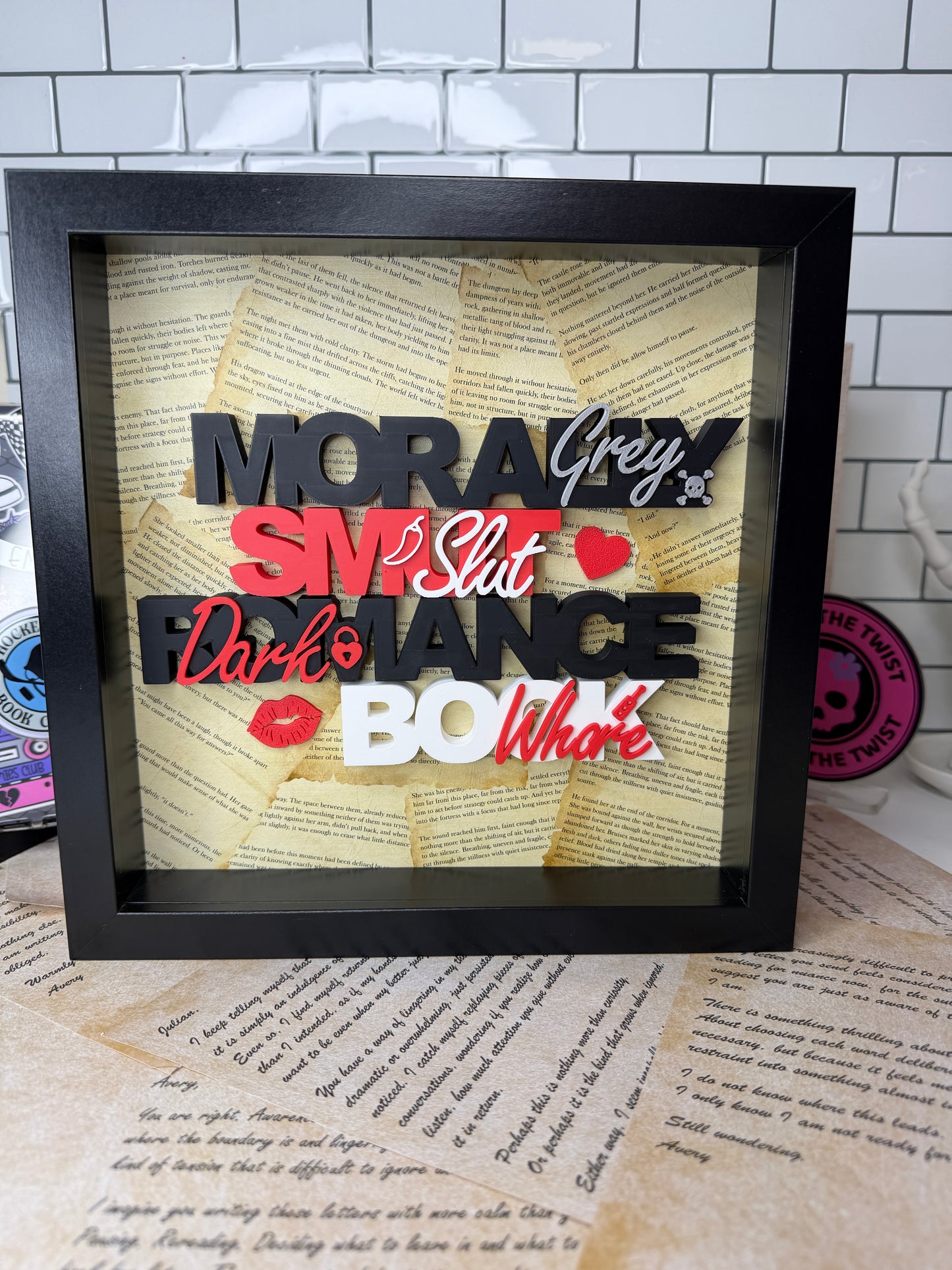 SMUTTY BOOKSHELF FRAME DECOR