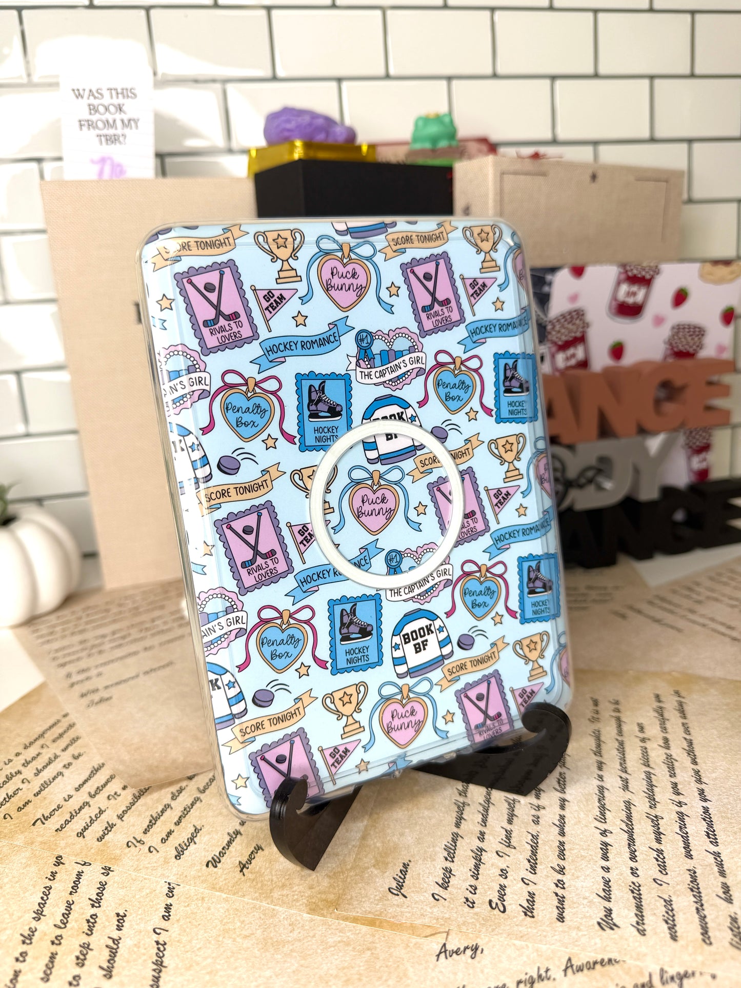 Hockey Romance Pattern Kindle Insert