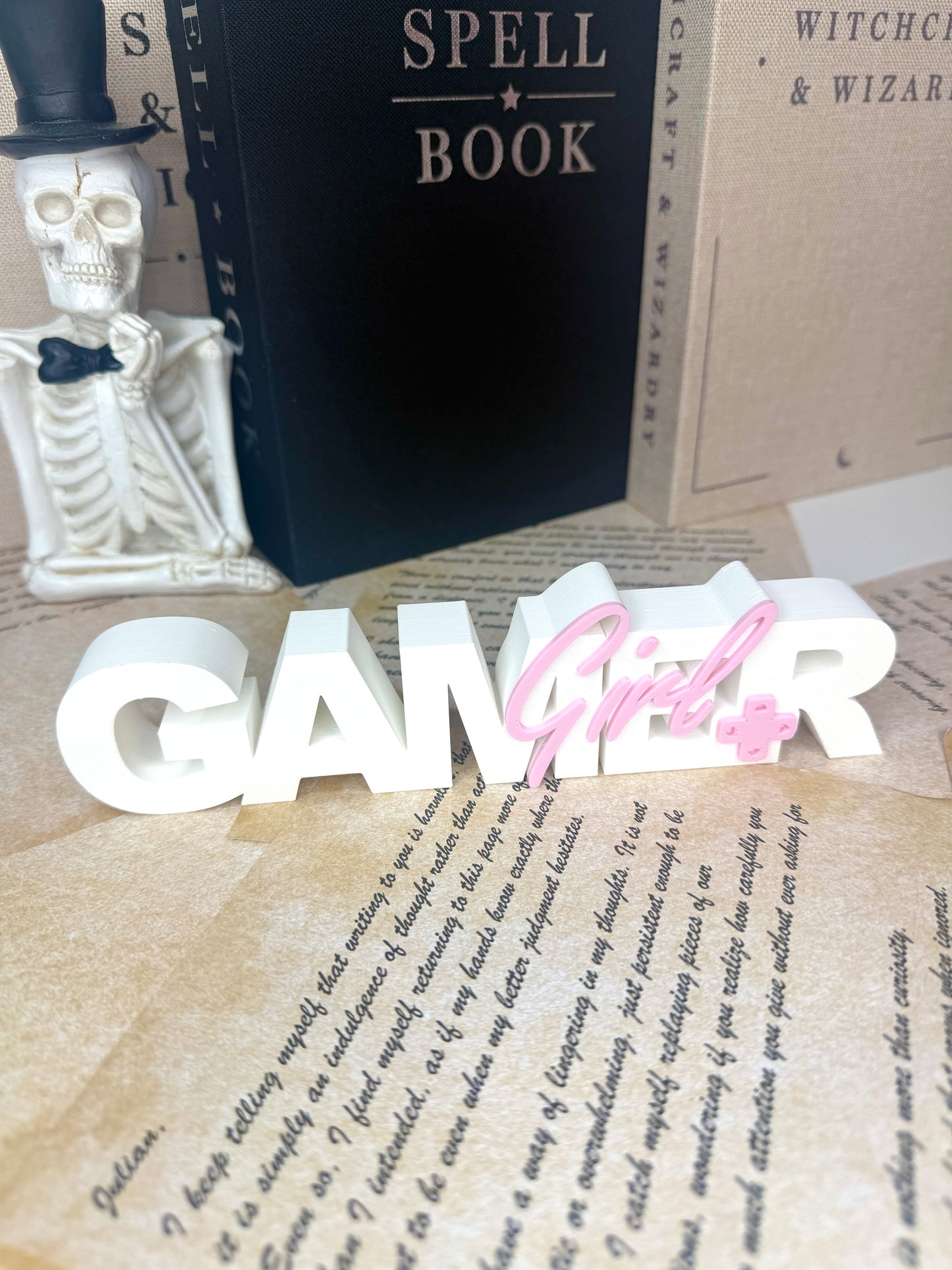 GAMER GIRL SHELF DECOR SIGN