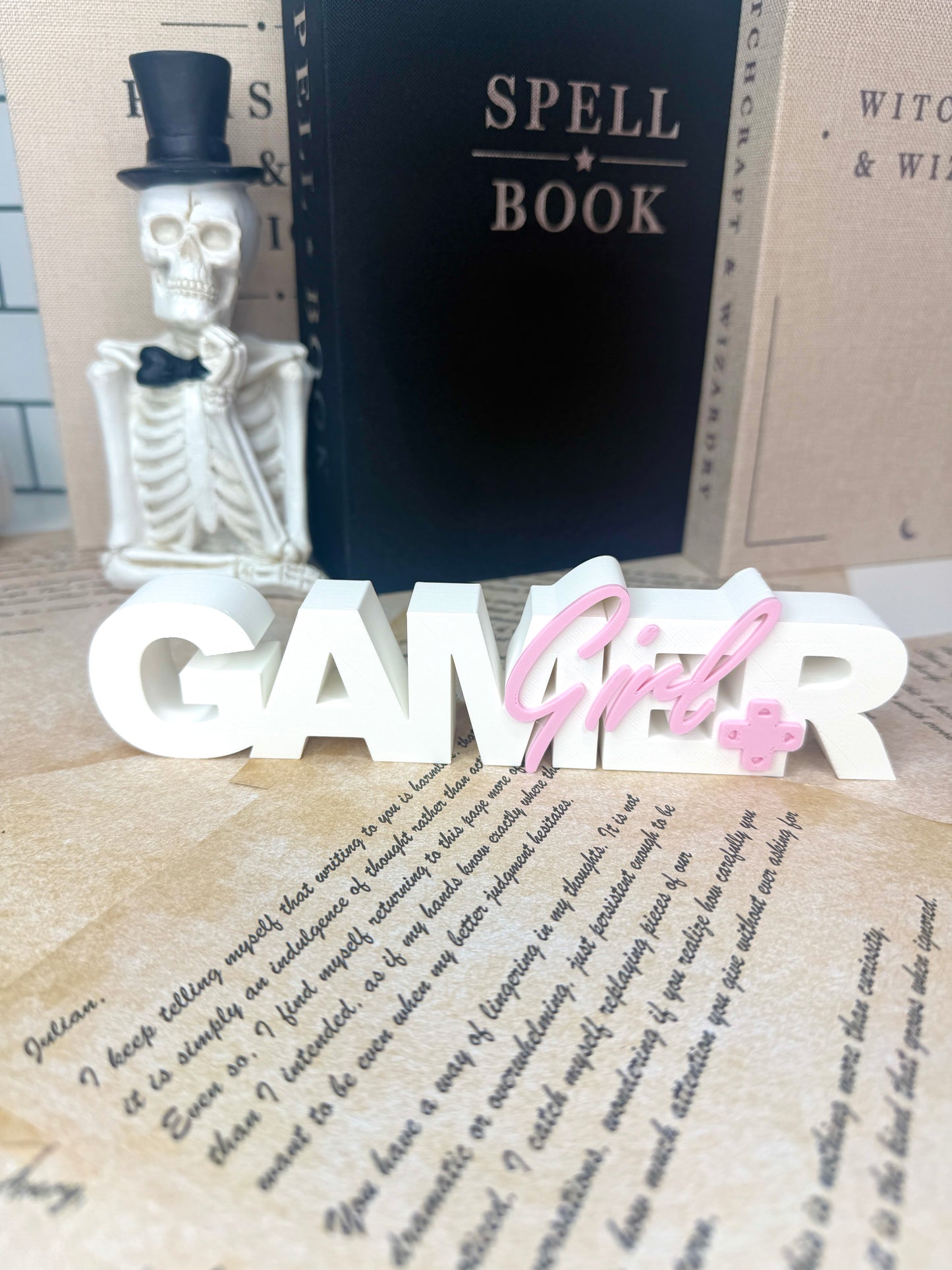 GAMER GIRL SHELF DECOR SIGN