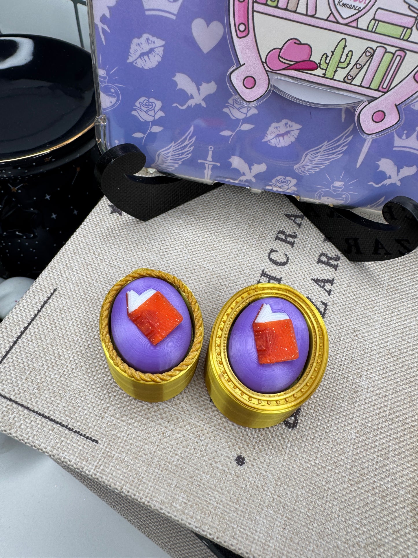 BOOK TACTILE FIDGET CLICKER