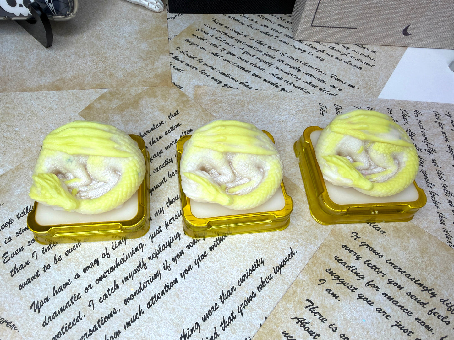 VANILLA CAKE POP DRAGON WAX MELT